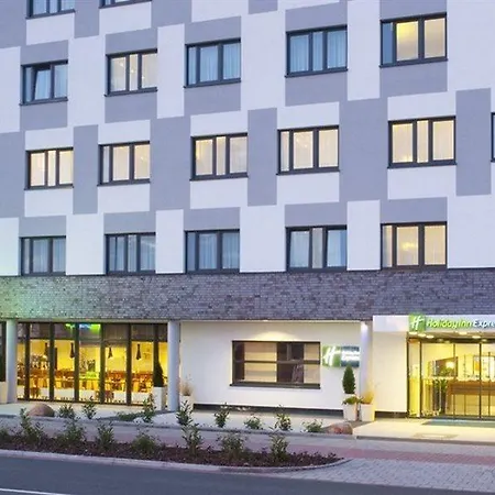 Express Airport By Ihg BRE