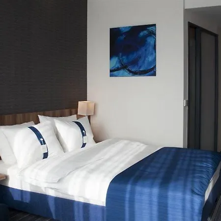 Hotel Express Airport By Ihg BRE