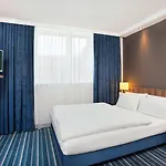 Express Airport By Ihg Hotell
