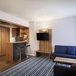 Hotell Express Airport By Ihg 3*