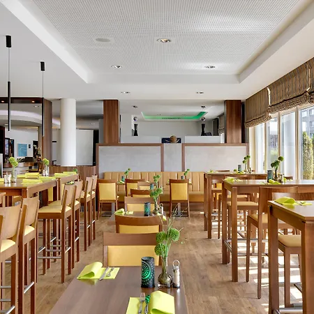 מלון Express Airport By Ihg