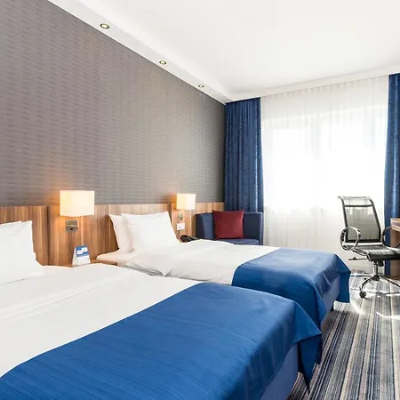 Express Airport By Ihg מלון 3*