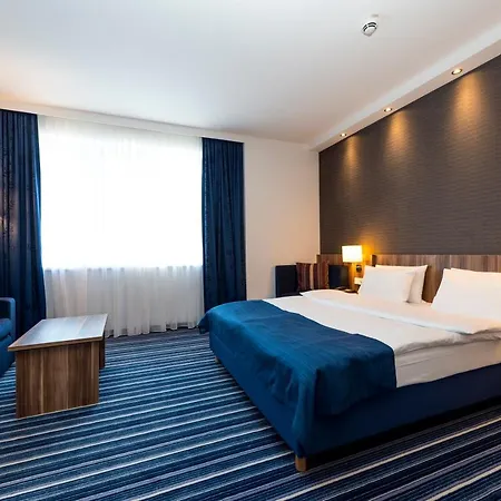 Express Airport By Ihg