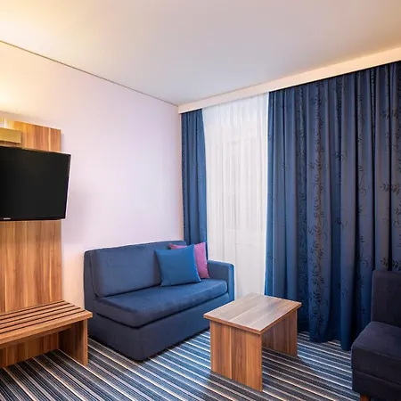 Express Airport By Ihg ברמן