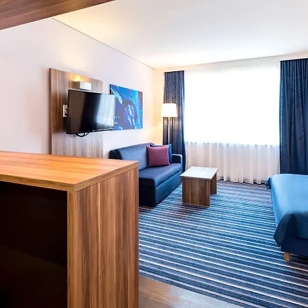 Hotel Express Airport By Ihg