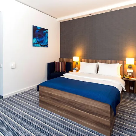 Hotel Express Airport By Ihg