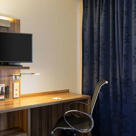 Express Airport By Ihg Hotel Brême