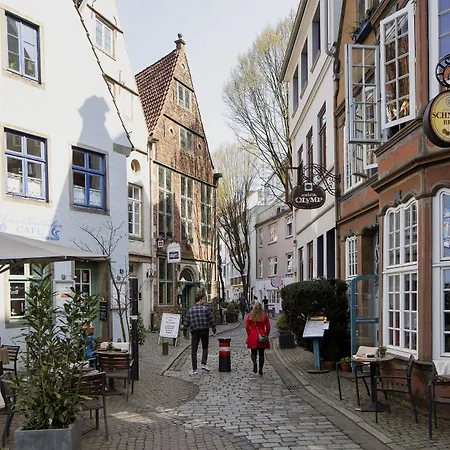 Hotel Express Airport By Ihg 3*