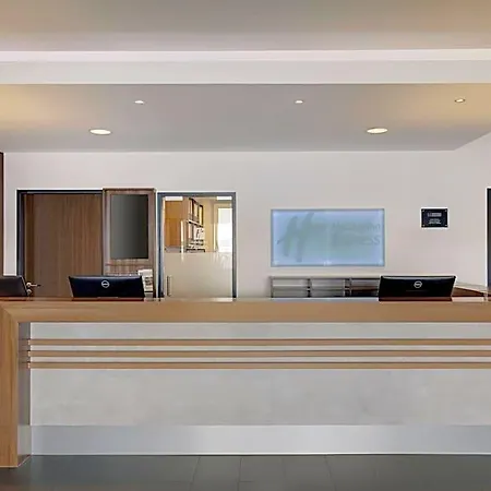 Hotel Express Airport By Ihg