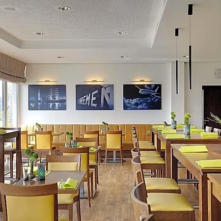 Express Airport By Ihg Hotel 3*