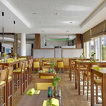 Express Airport By Ihg Hotel