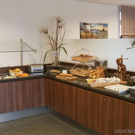 Express Airport By Ihg ברמן