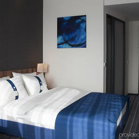 Hotel Express Airport By Ihg