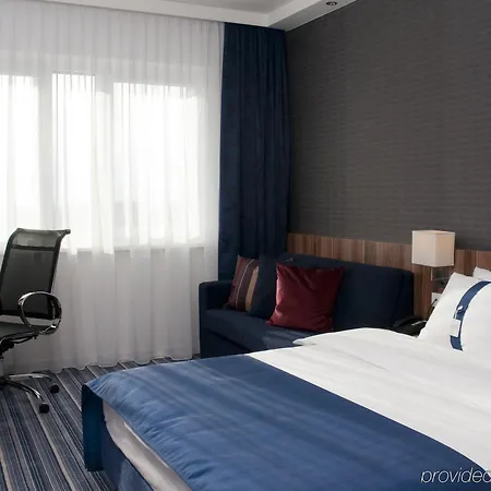 Hotel Express Airport By Ihg Brema