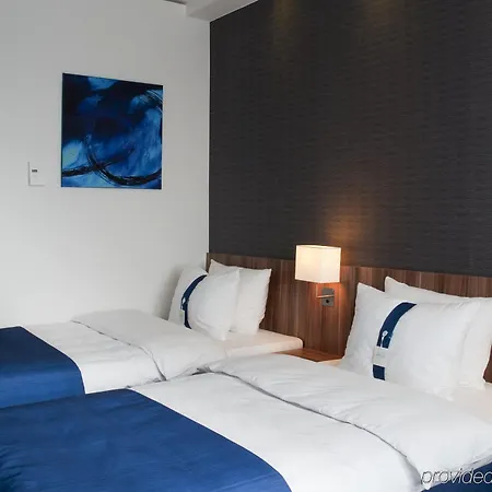 Hotel Express Airport By Ihg