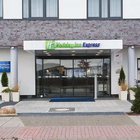 Hotel Express Airport By Ihg