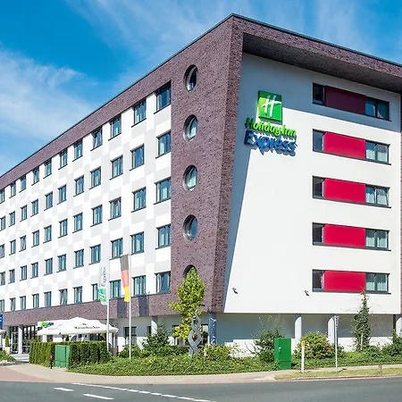 Express Airport By Ihg 3*