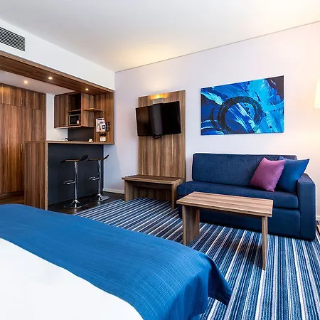 Hotel Express Airport By Ihg