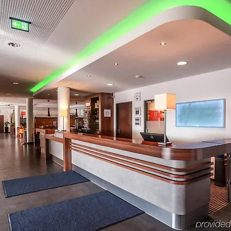 Express Airport By Ihg ברמן