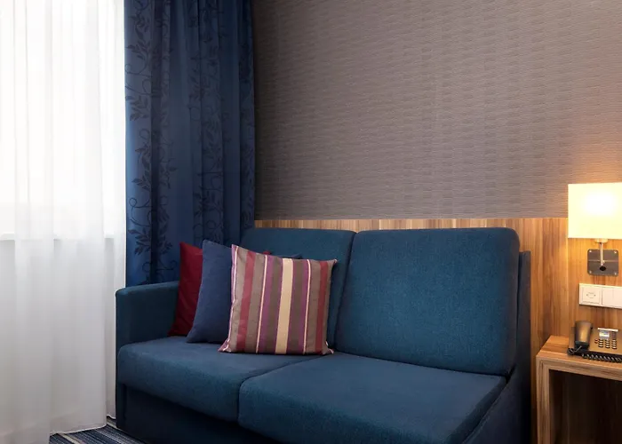 מלון Express Airport By Ihg