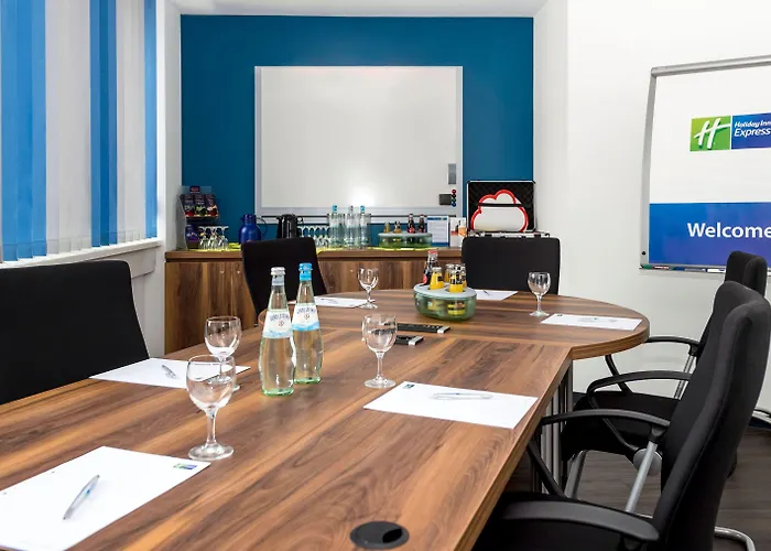 Express Airport By Ihg 3* ברמן