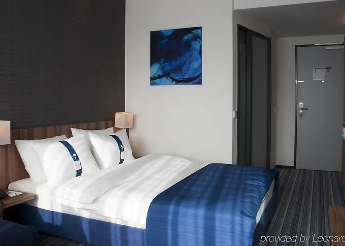 Hotel Express Airport By Ihg