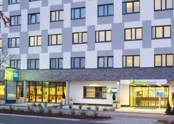 Express Airport By Ihg ברמן