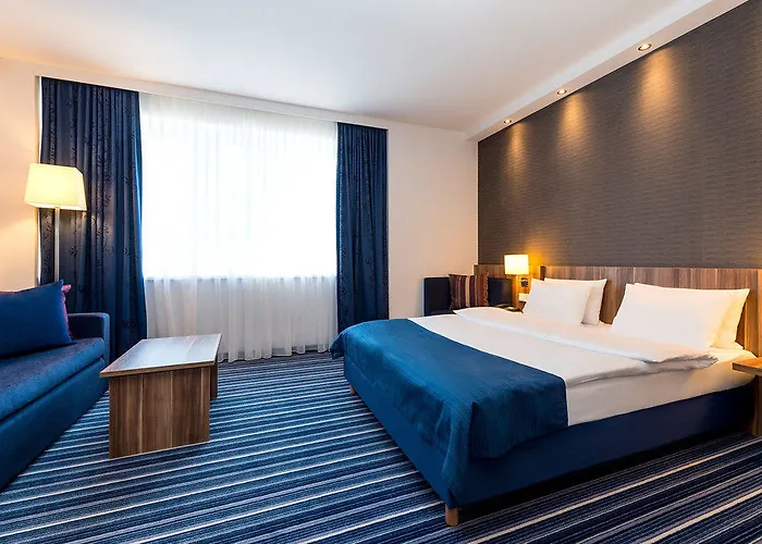 Express Airport By Ihg מלון 3*