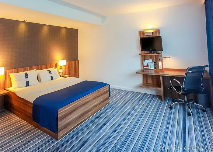 Hotel Express Airport By Ihg Brema