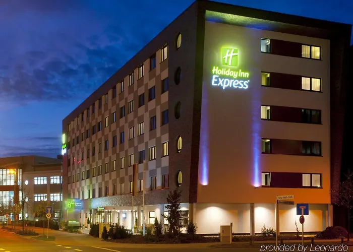 Express Airport By Ihg 3*