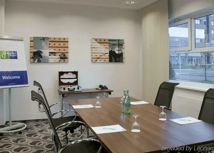 מלון Express Airport By Ihg ברמן