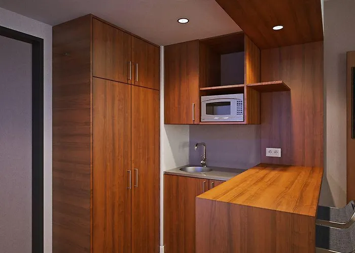 ホリデイ エクスプレス エアポート